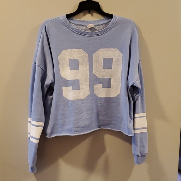 Freeze Tops - 🎶 3/$15 Blue Cropped Sweatshirt